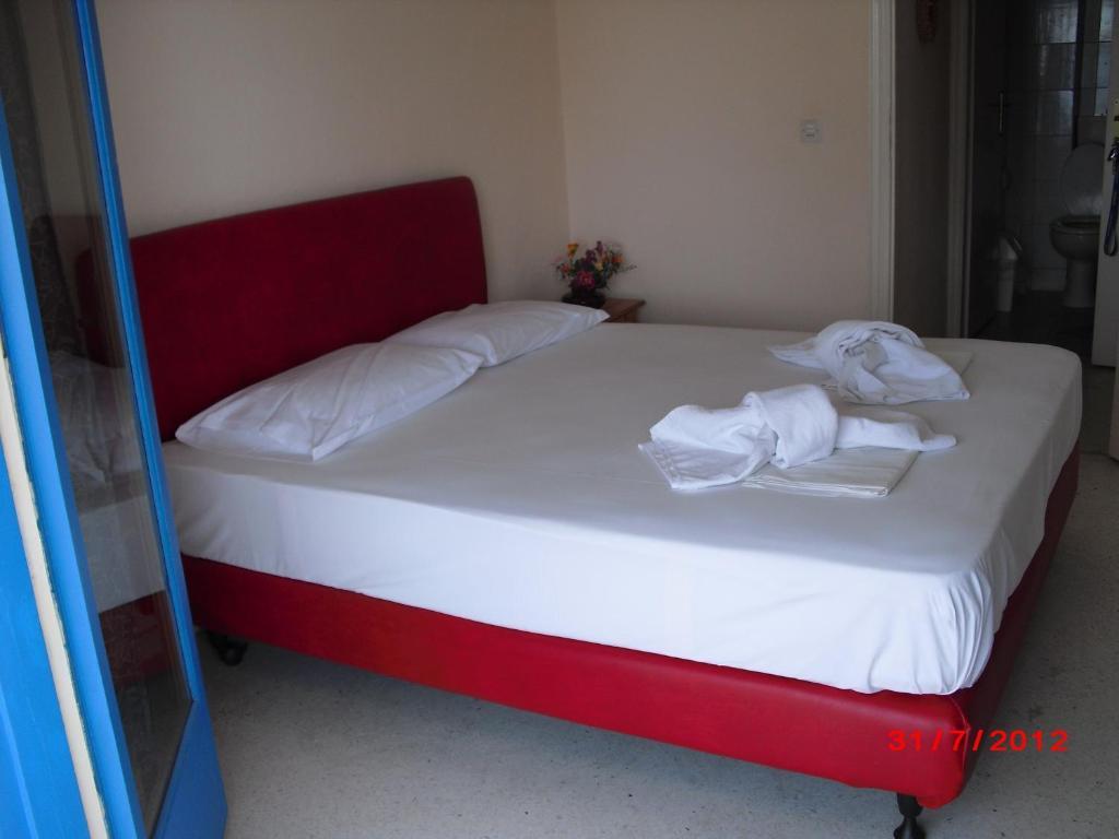 Kangaroo Hotel Mola Kalyva Habitación foto