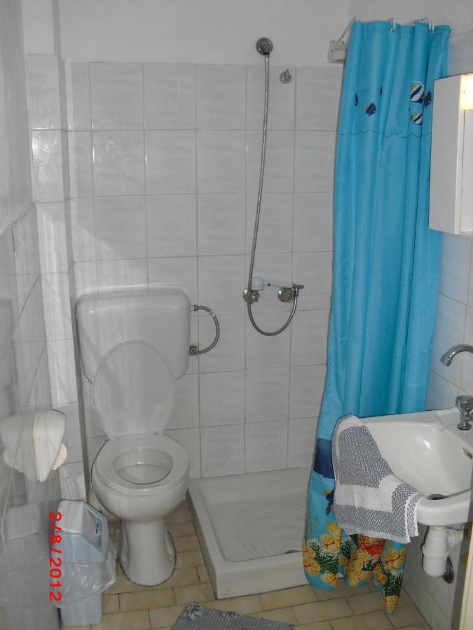 Kangaroo Hotel Mola Kalyva Habitación foto
